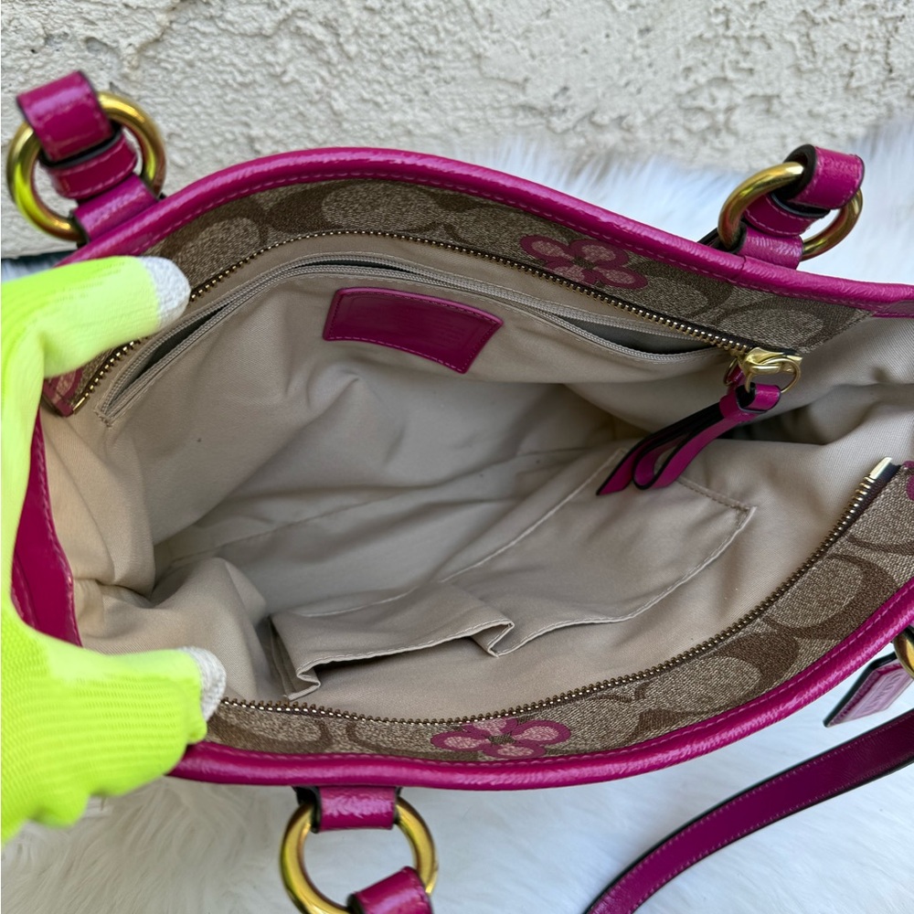 Coach Peyton signature clover tote - Picture 13 of 16